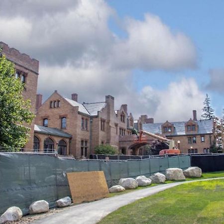 Cranwell Spa And Golf Resort (Adults Only) Ленокс Экстерьер фото