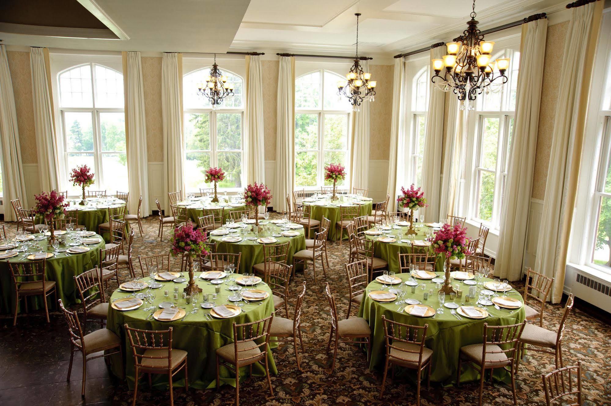 Cranwell Spa And Golf Resort (Adults Only) Ленокс Экстерьер фото