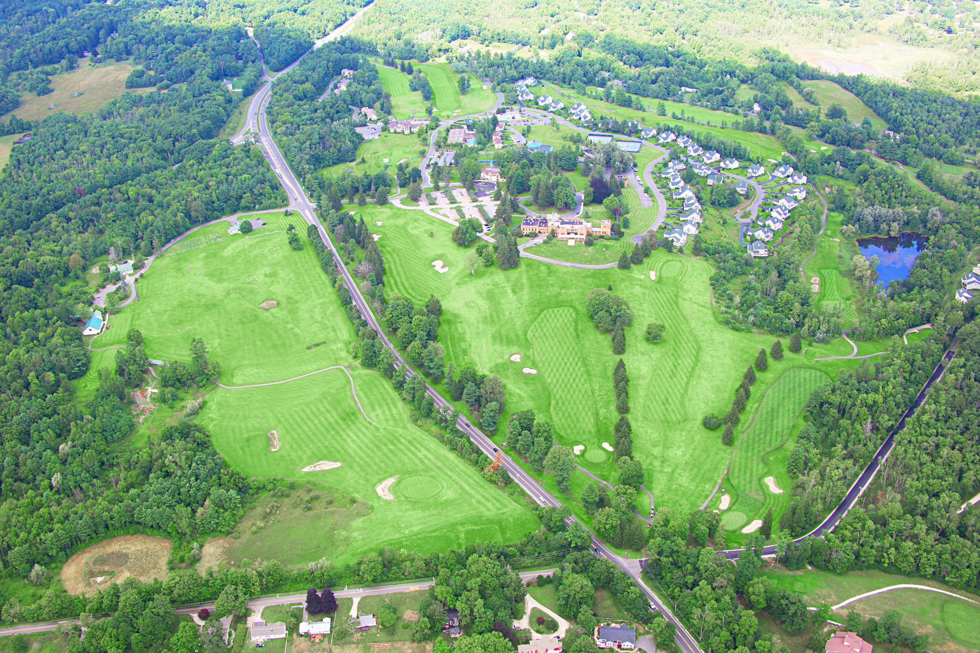 Cranwell Spa And Golf Resort (Adults Only) Ленокс Экстерьер фото
